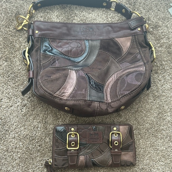 COACH Signature Zoe Mosaic Patchwork Hobo Bag and Wallet - Picture 2 of 14